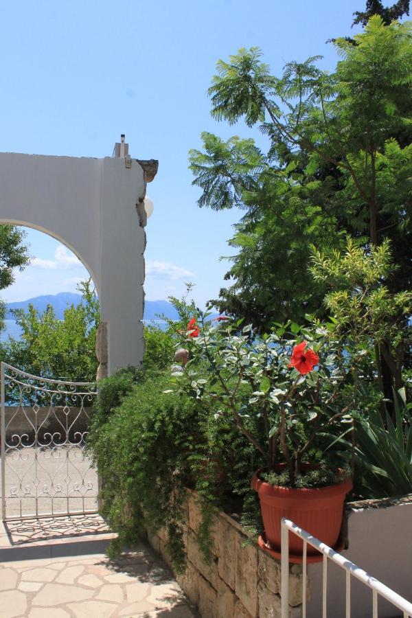 Apartments By The Sea Brist, Makarska - 505 Podaca Esterno foto